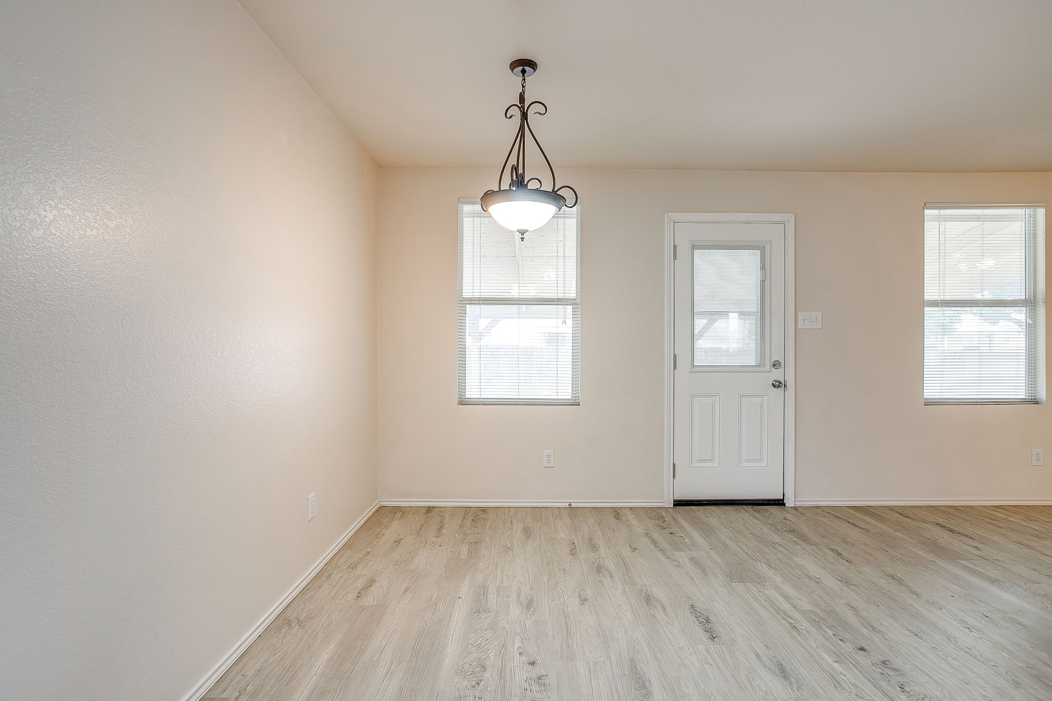 1313 Lauren Drive Burleson TX 76028