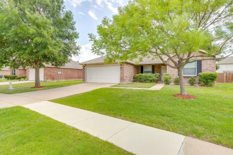 1313 Lauren Drive Burleson TX 76028