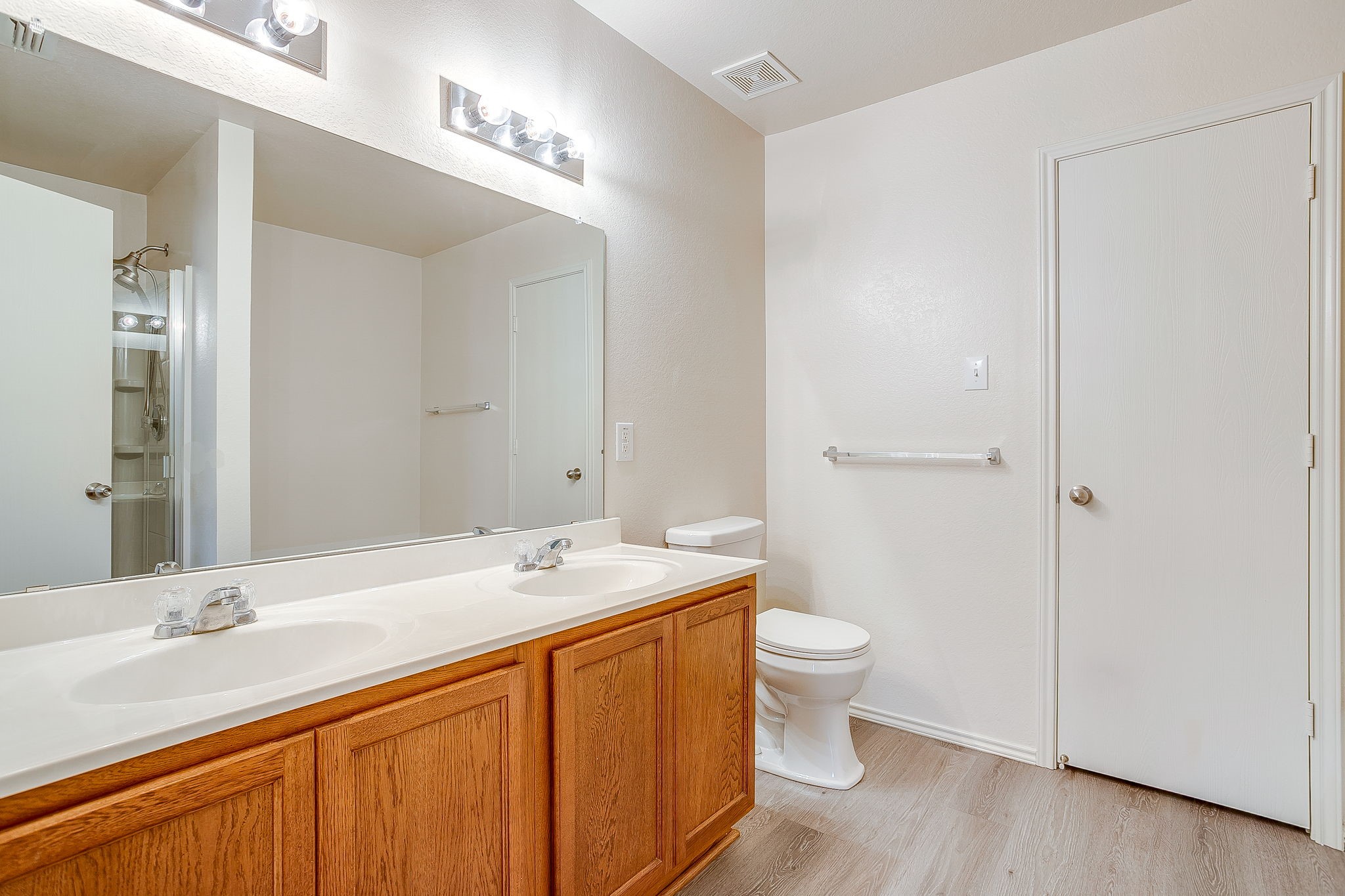 1313 Lauren Drive Burleson TX 76028