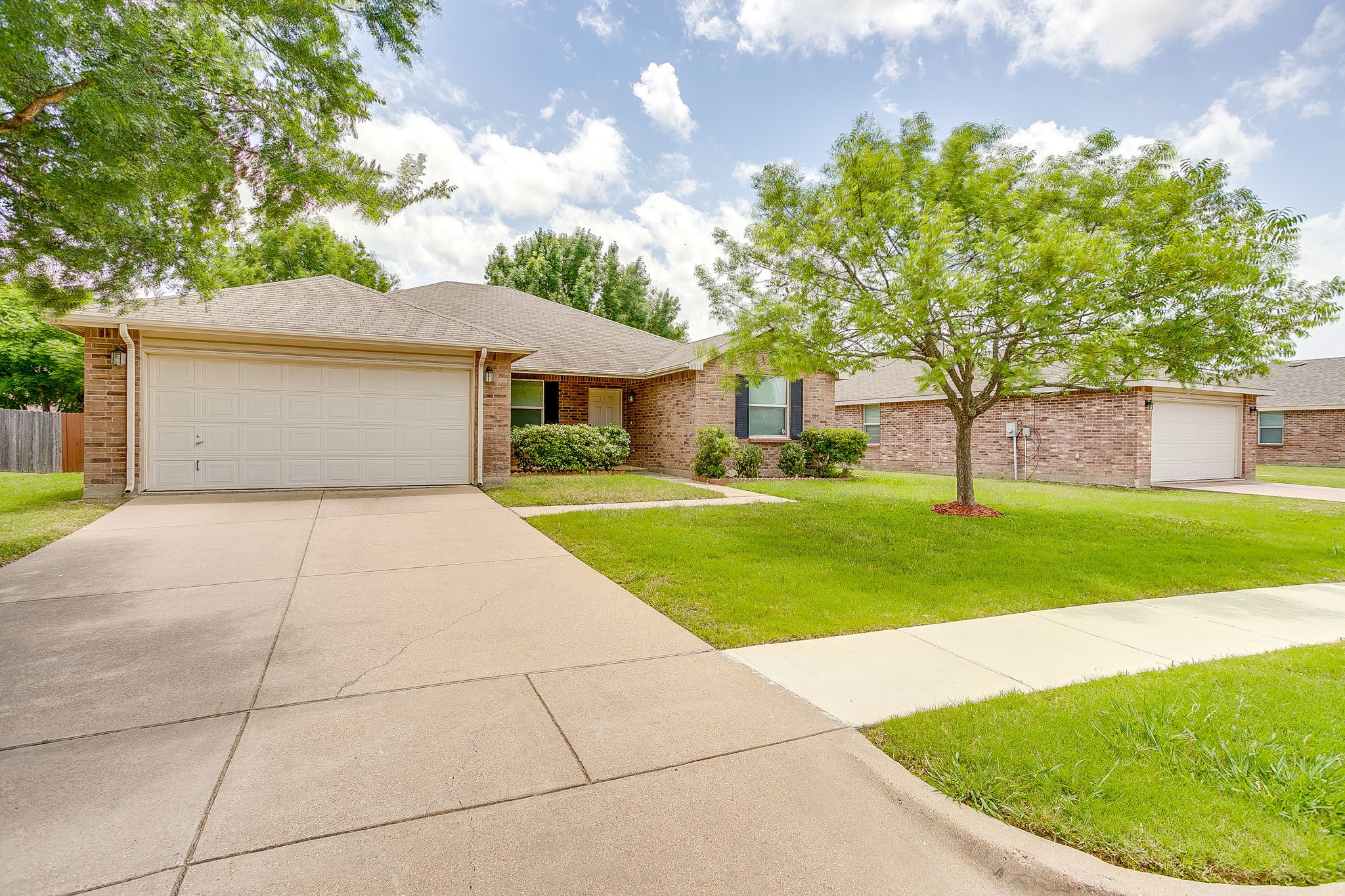 1313 Lauren Drive Burleson TX 76028