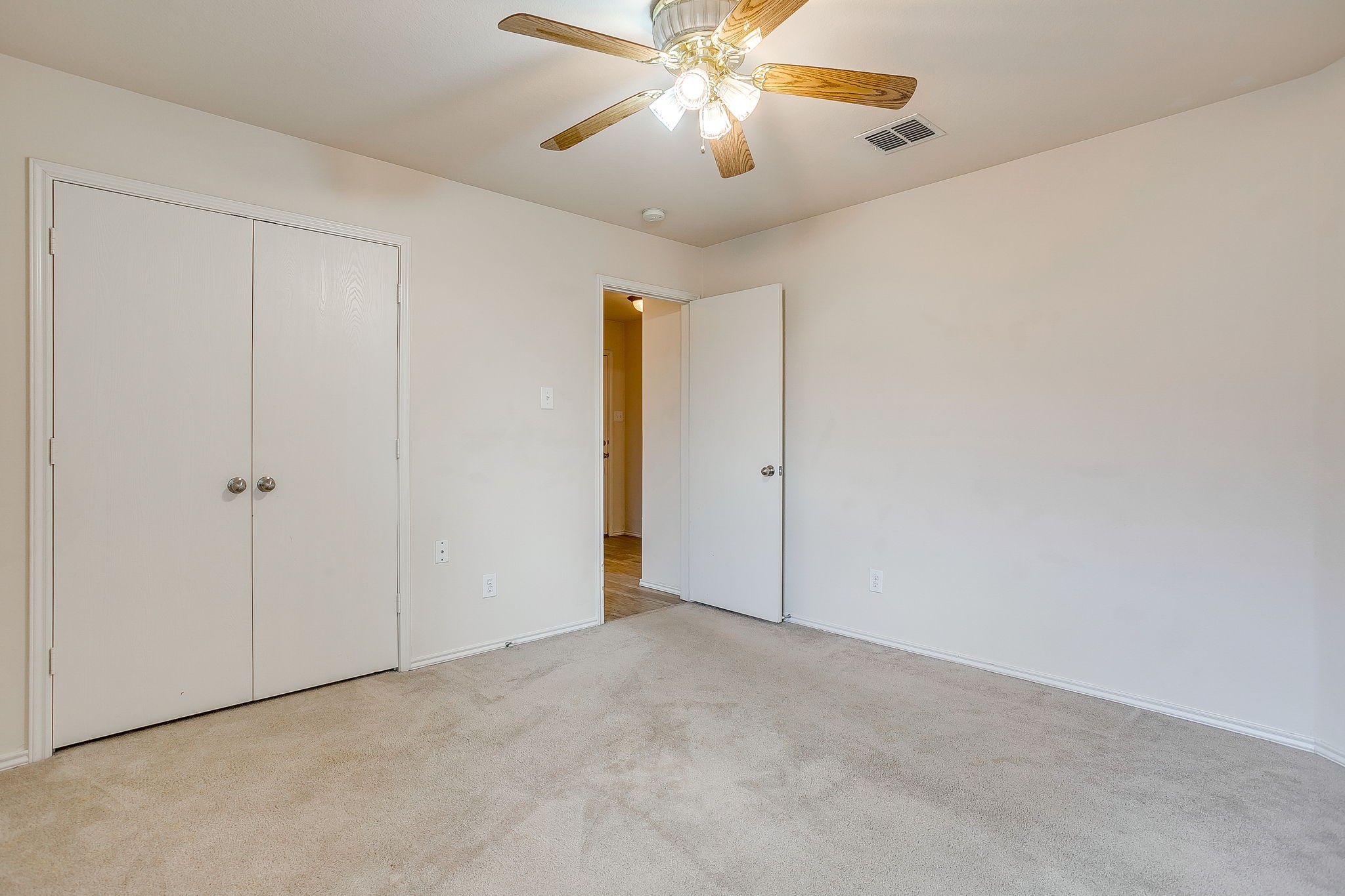 1313 Lauren Drive Burleson TX 76028