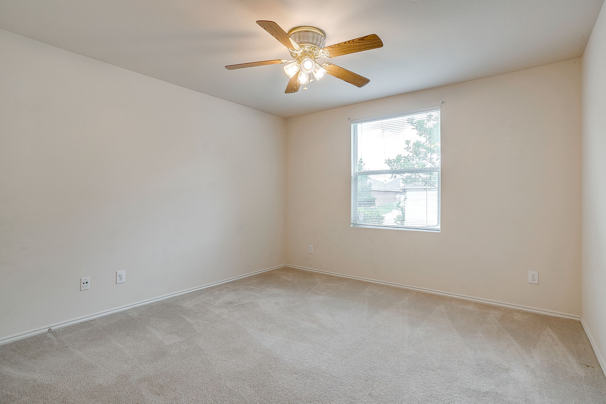 1313 Lauren Drive Burleson TX 76028