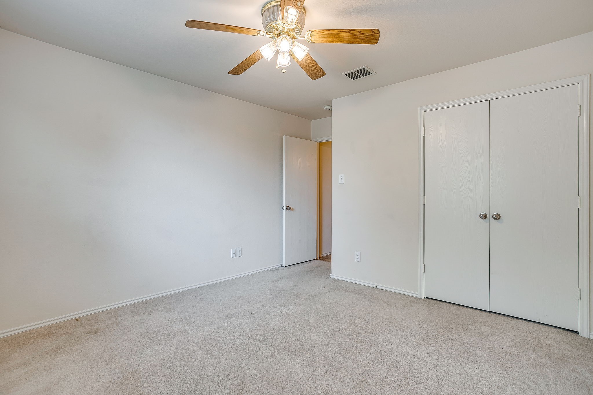 1313 Lauren Drive Burleson TX 76028