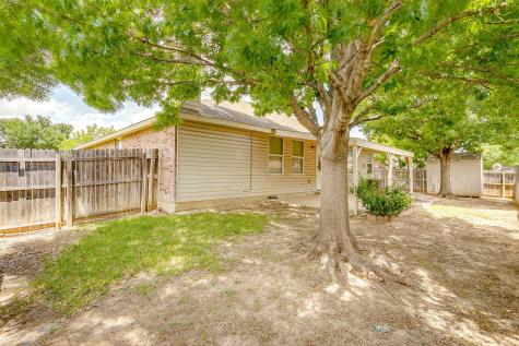 1313 Lauren Drive Burleson TX 76028