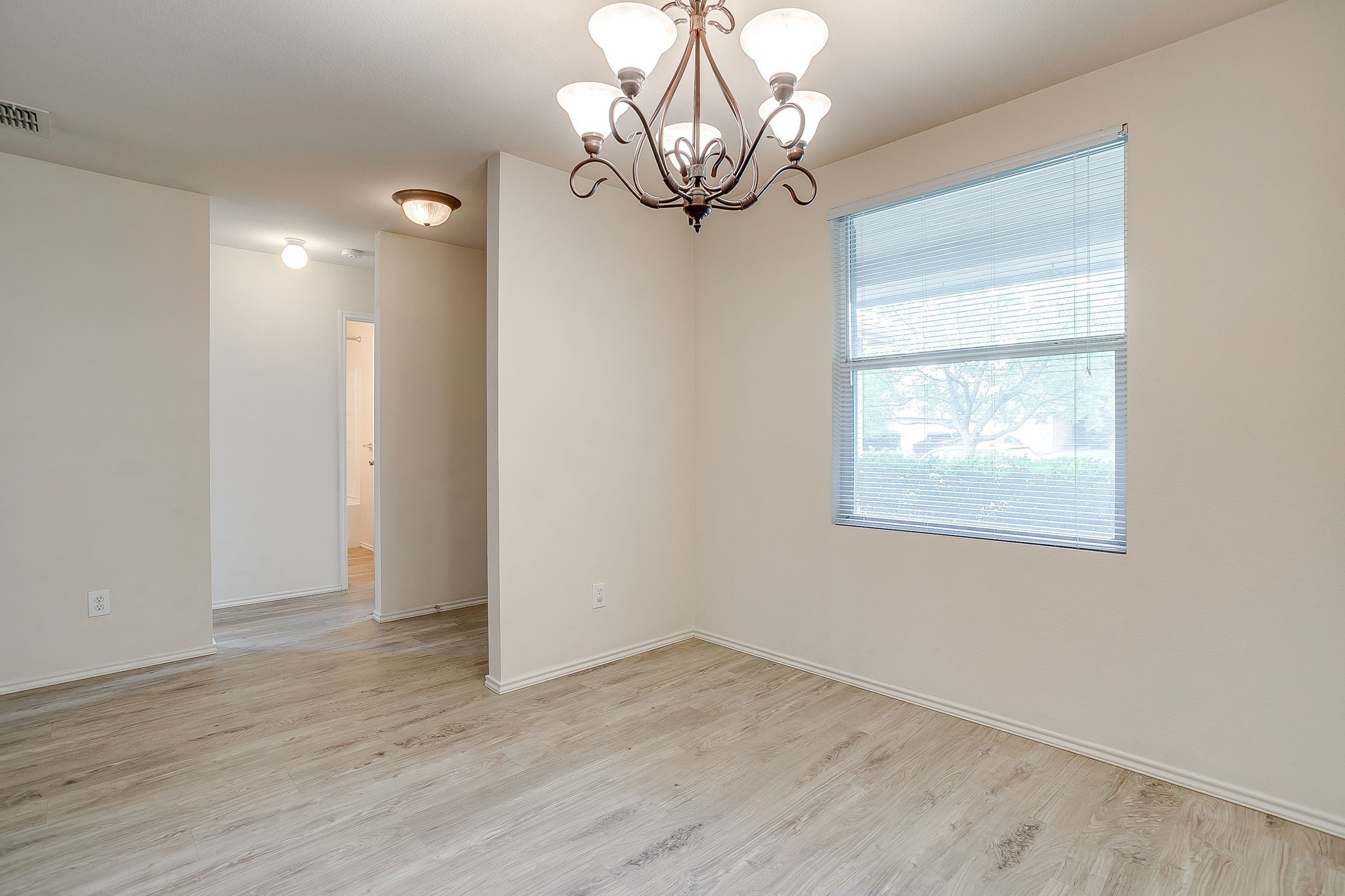 1313 Lauren Drive Burleson TX 76028