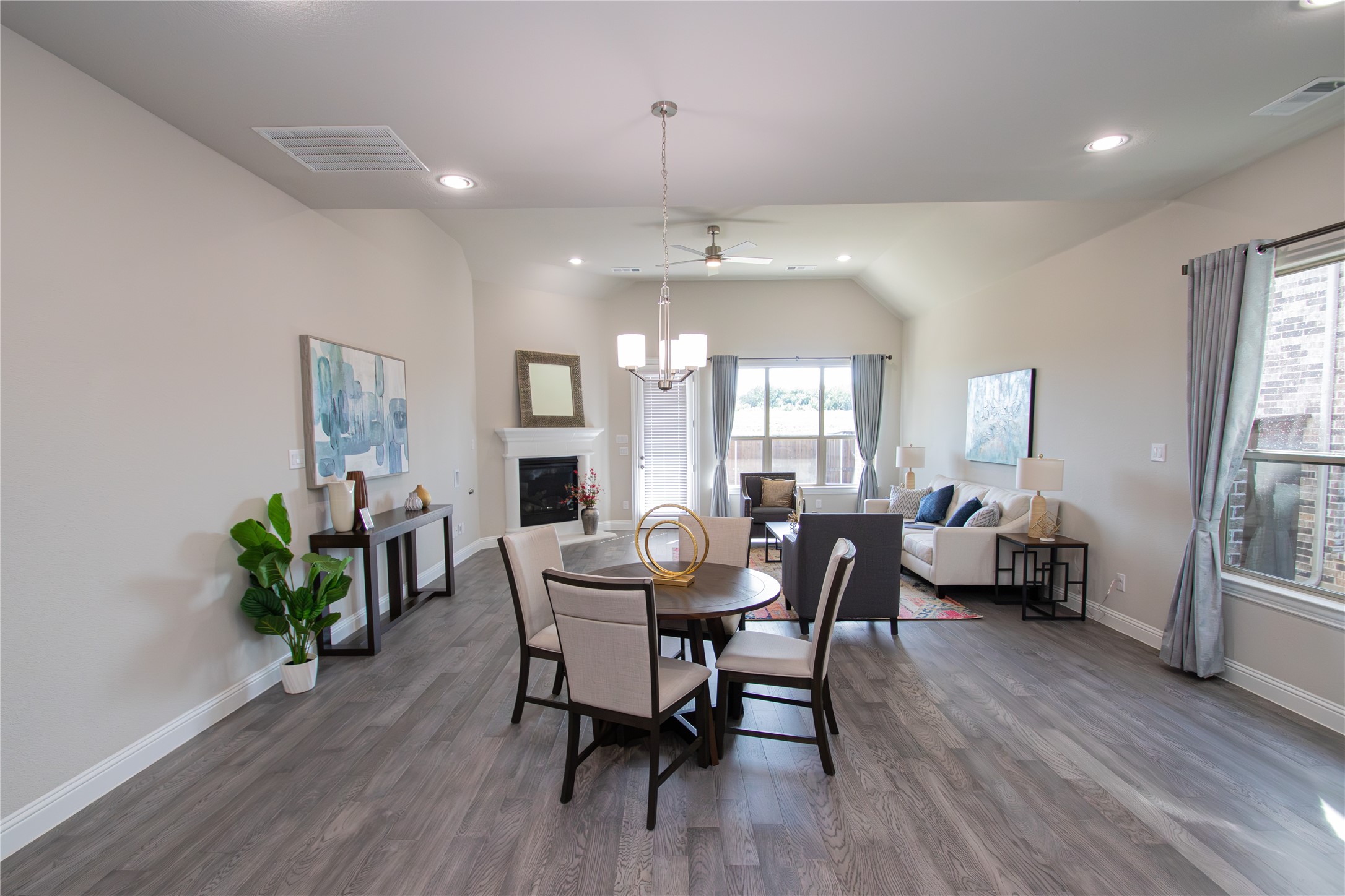 12709 Royal Oaks Lane Farmers Branch TX 75234