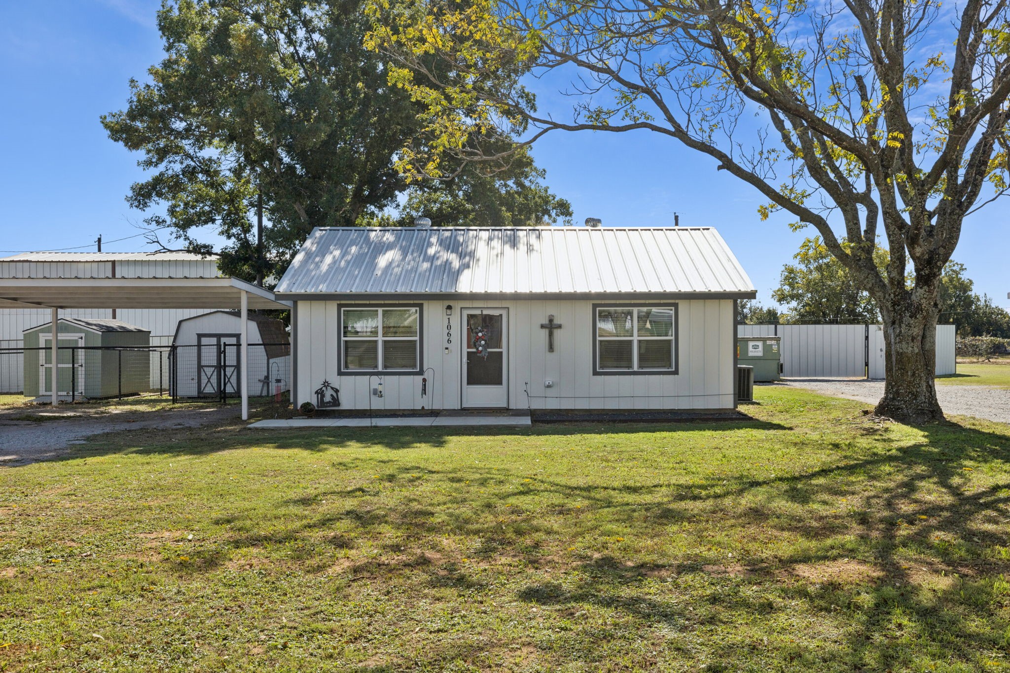 1060 E Reno Road Reno TX 76020