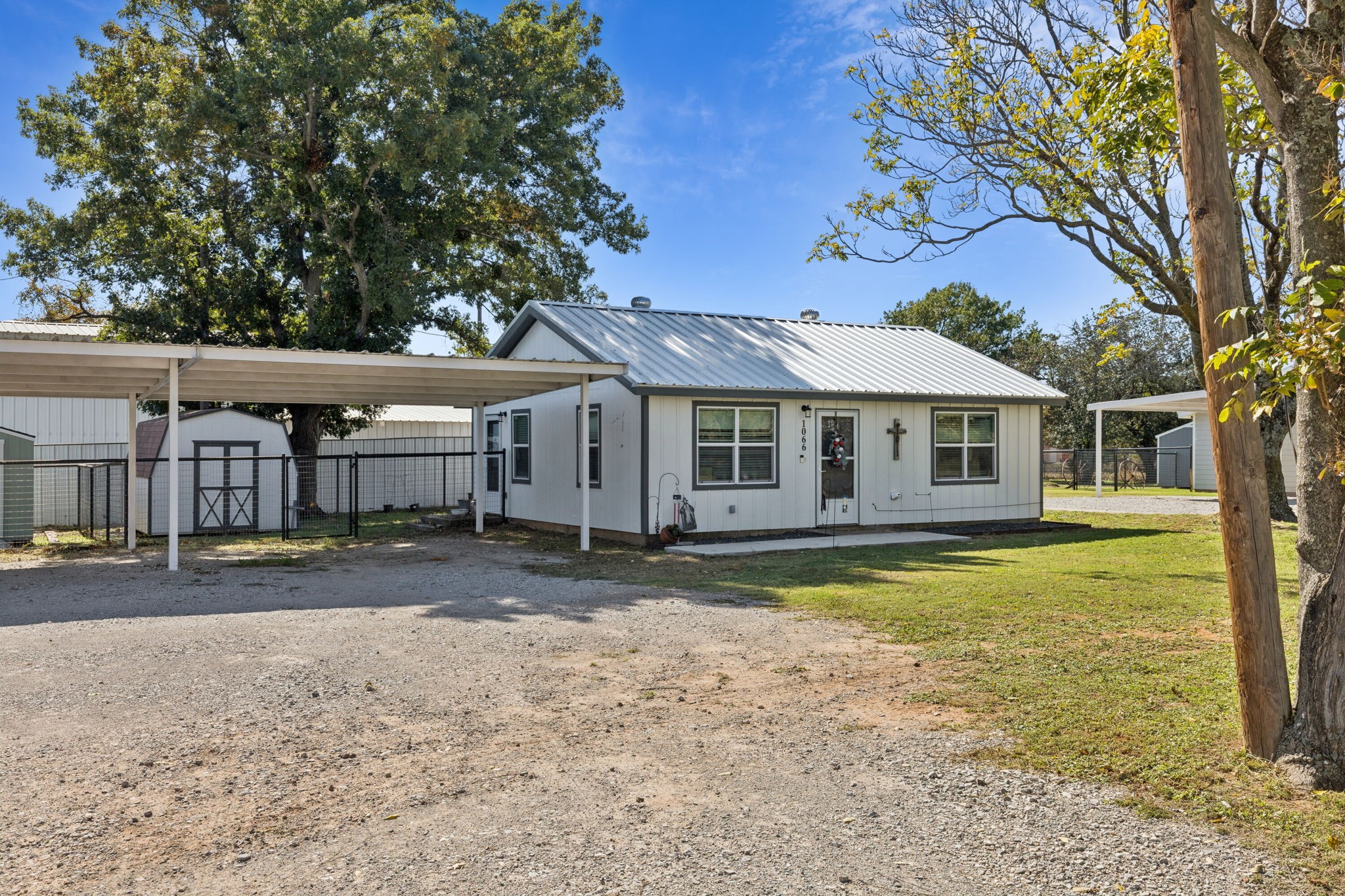 1060 E Reno Road Reno TX 76020