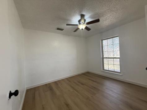 413 Kingsbridge Court Garland TX 75040