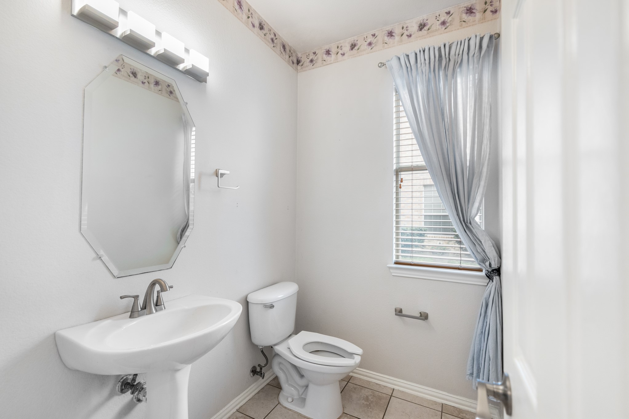 7712 Smugglers Cove Arlington TX 76016