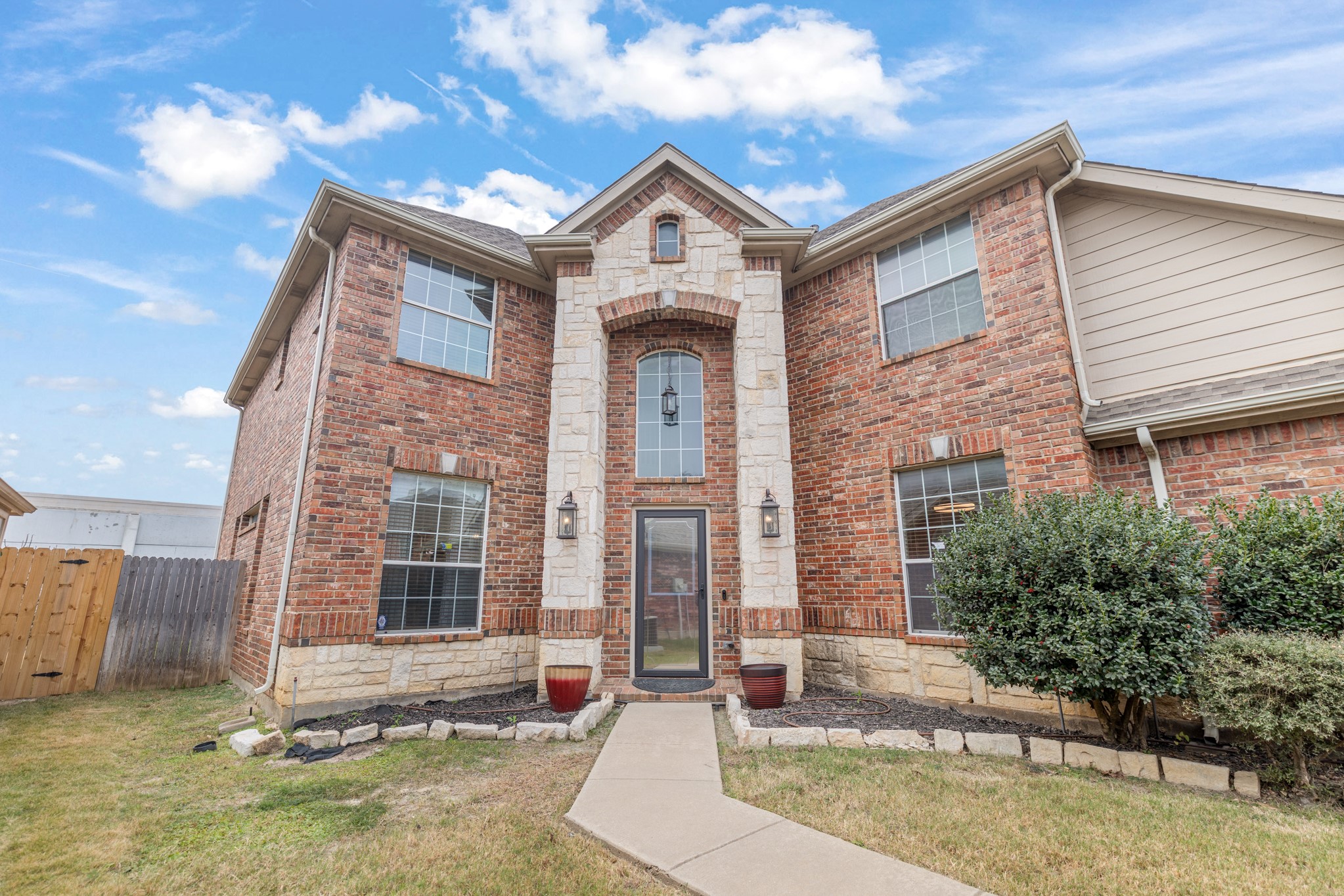 7712 Smugglers Cove Arlington TX 76016