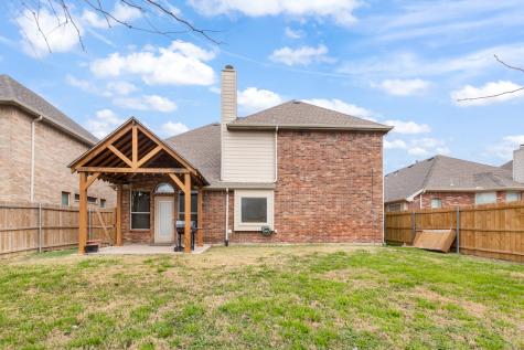 7712 Smugglers Cove Arlington TX 76016