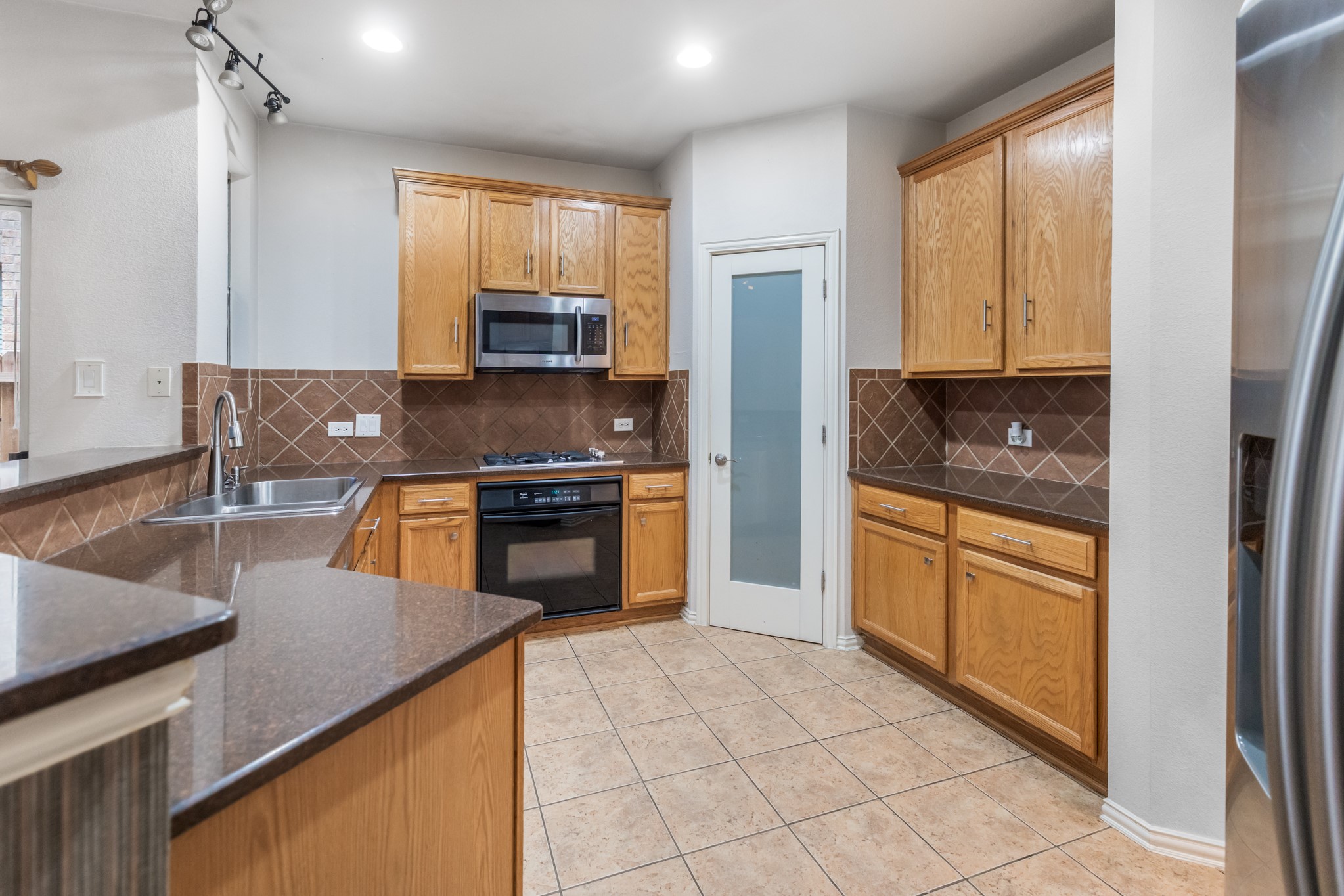 7712 Smugglers Cove Arlington TX 76016