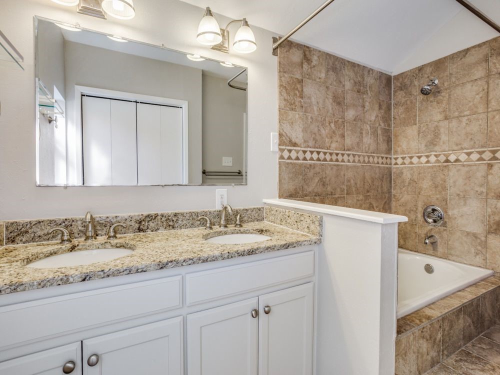 6470 Lindell Avenue Fort Worth TX 76116