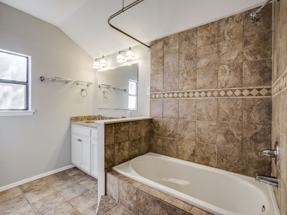 6470 Lindell Avenue Fort Worth TX 76116