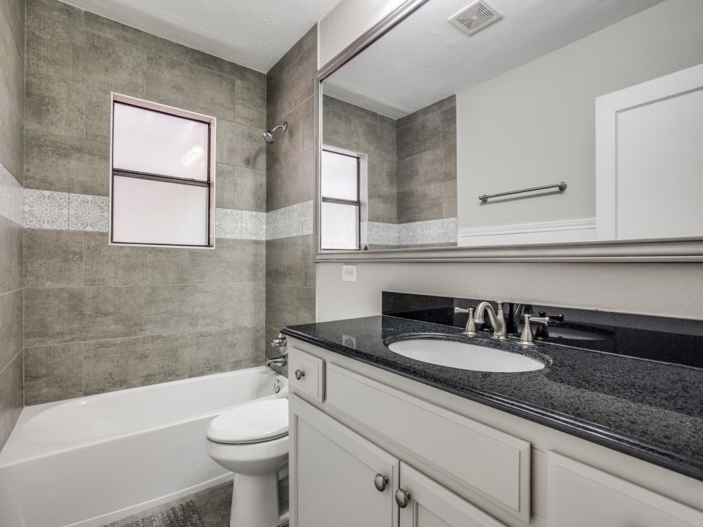 6470 Lindell Avenue Fort Worth TX 76116