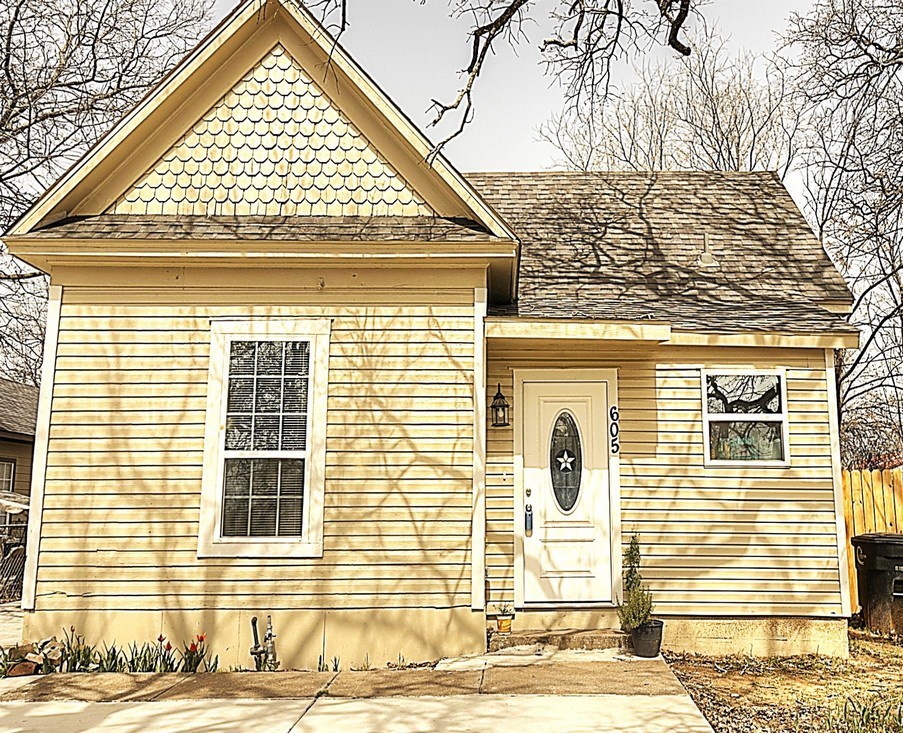 605 Olive Street Cleburne TX 76031