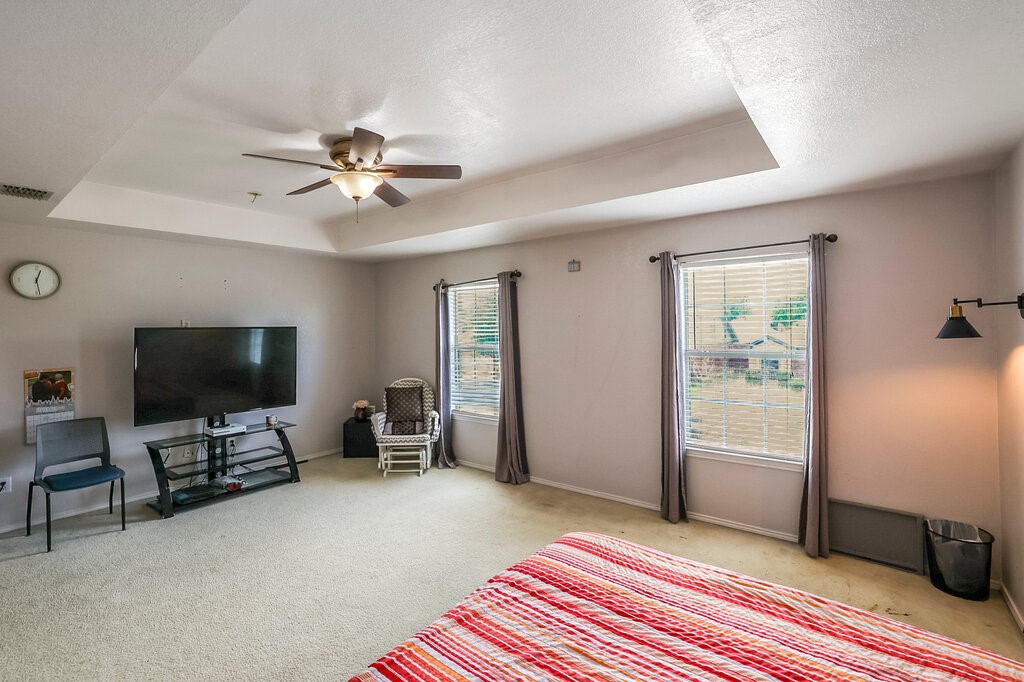 2812 N Hampton Drive Grand Prairie TX 75052