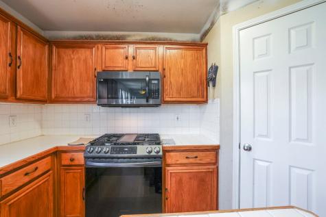 2812 N Hampton Drive Grand Prairie TX 75052