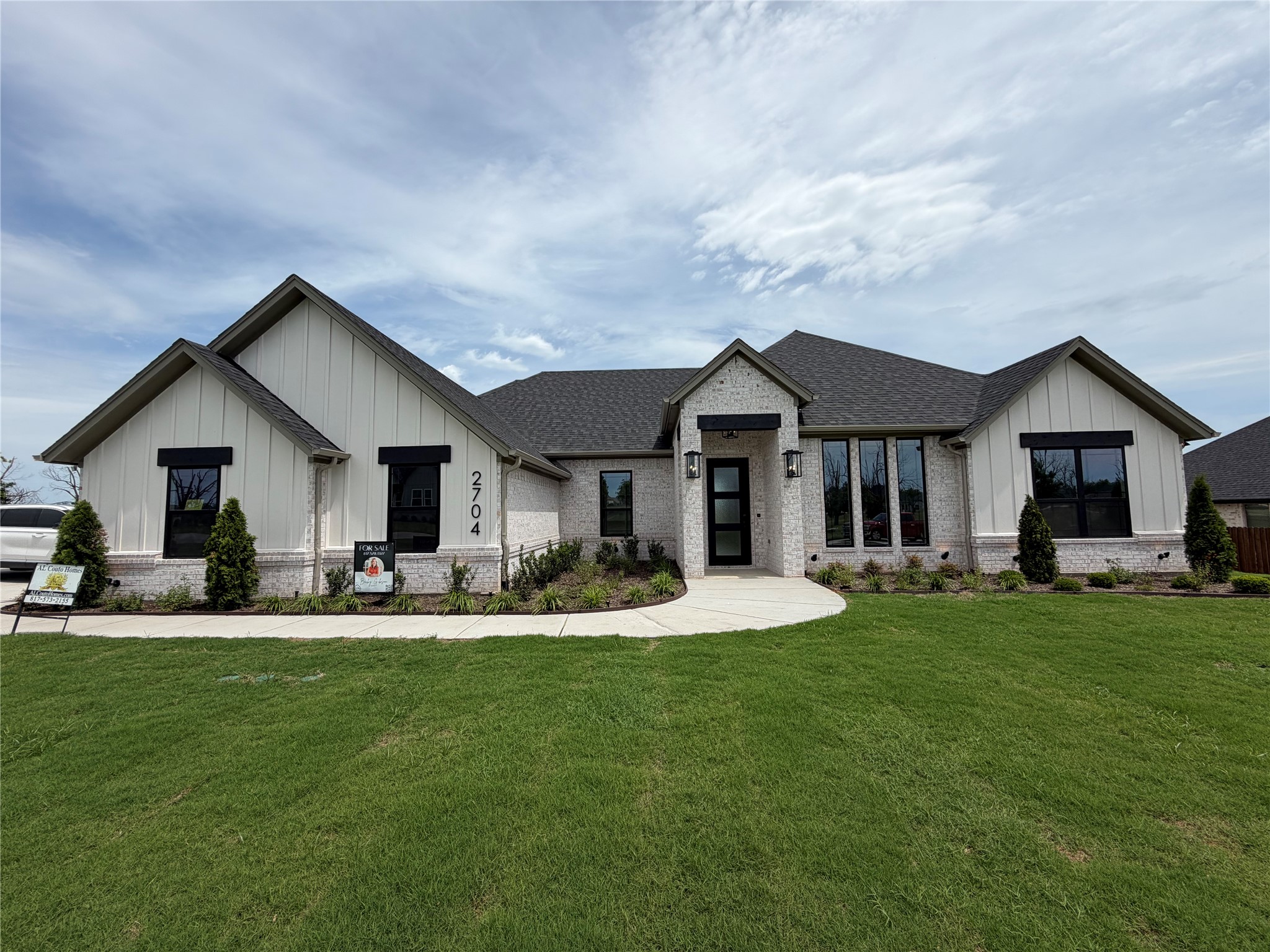 2704 Village Road Granbury TX 76049
