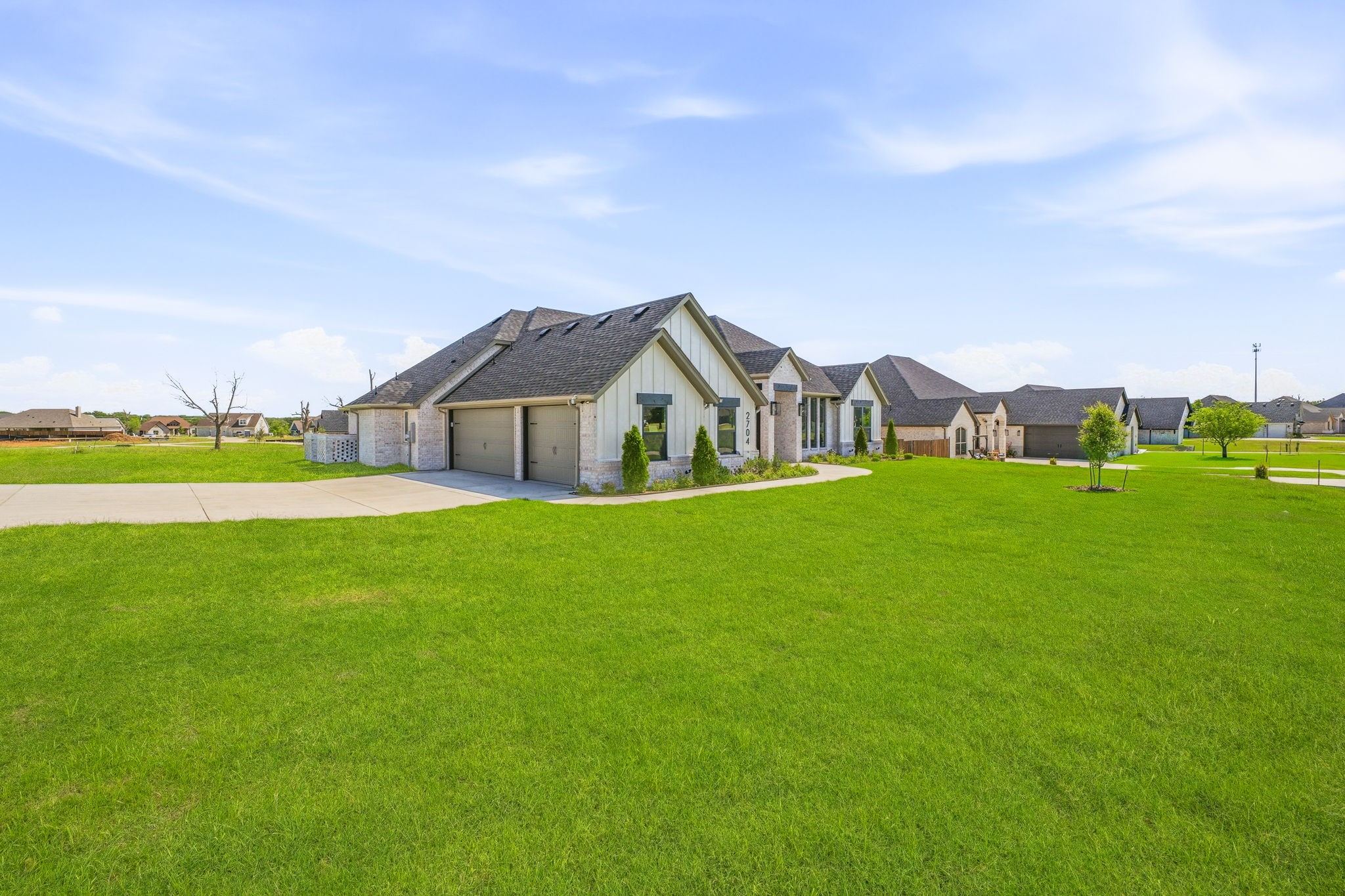 2704 Village Road Granbury TX 76049