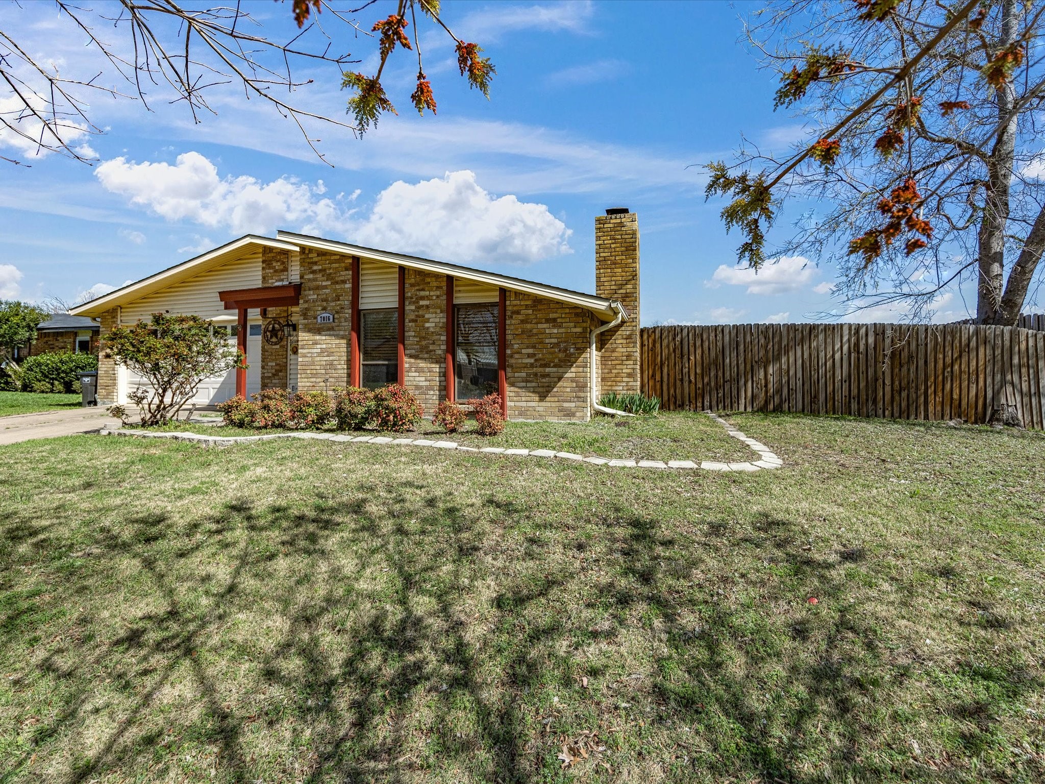 7016 Buttonwood Drive Fort Worth TX 76137