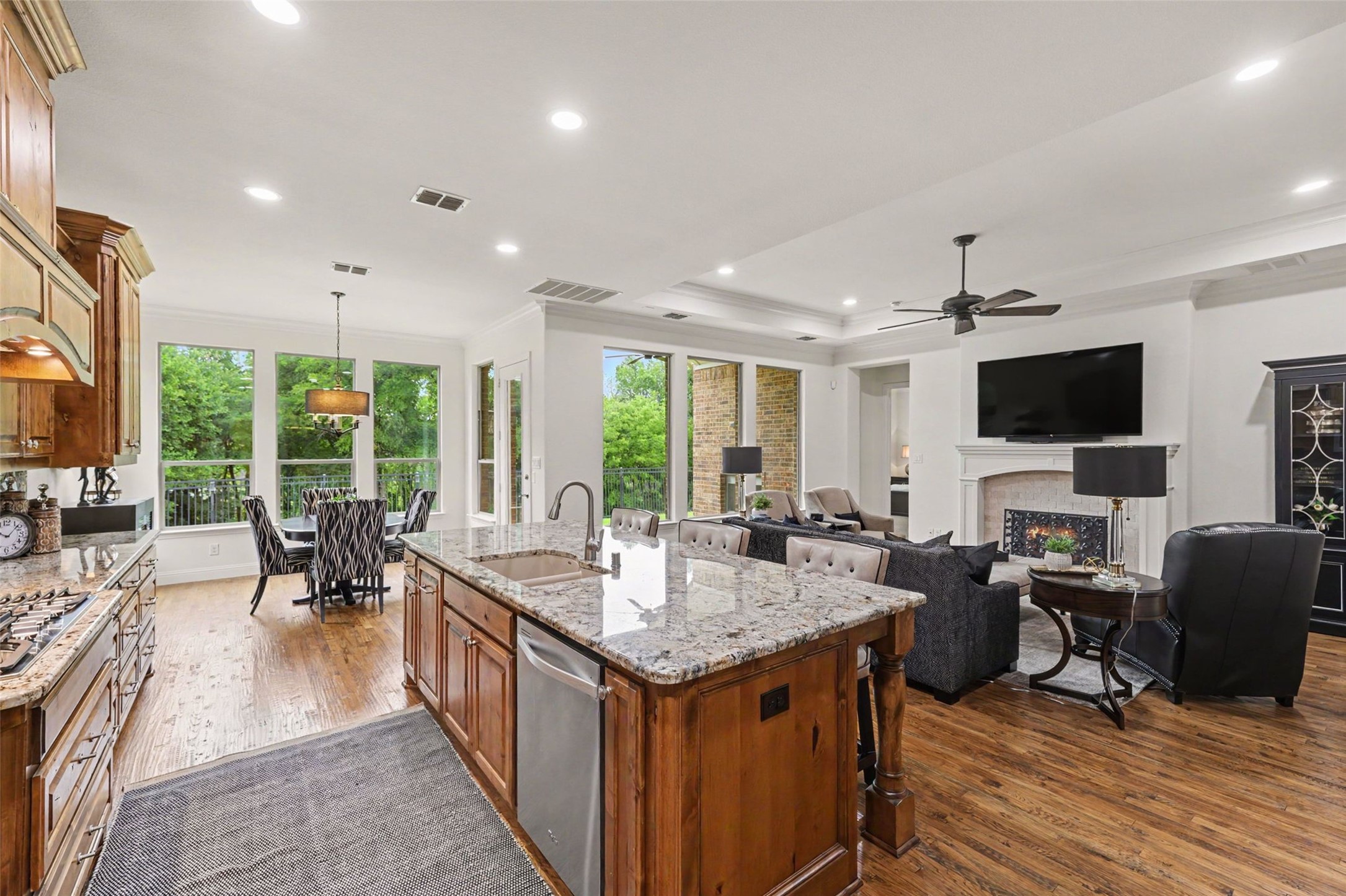 1241 Blue Lake Boulevard Arlington TX 76005