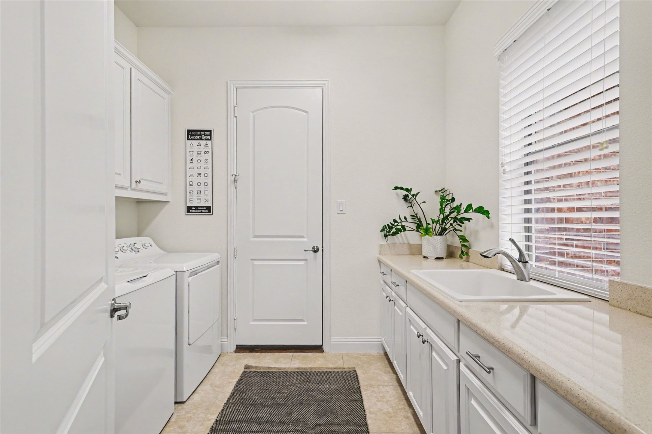 1241 Blue Lake Boulevard Arlington TX 76005