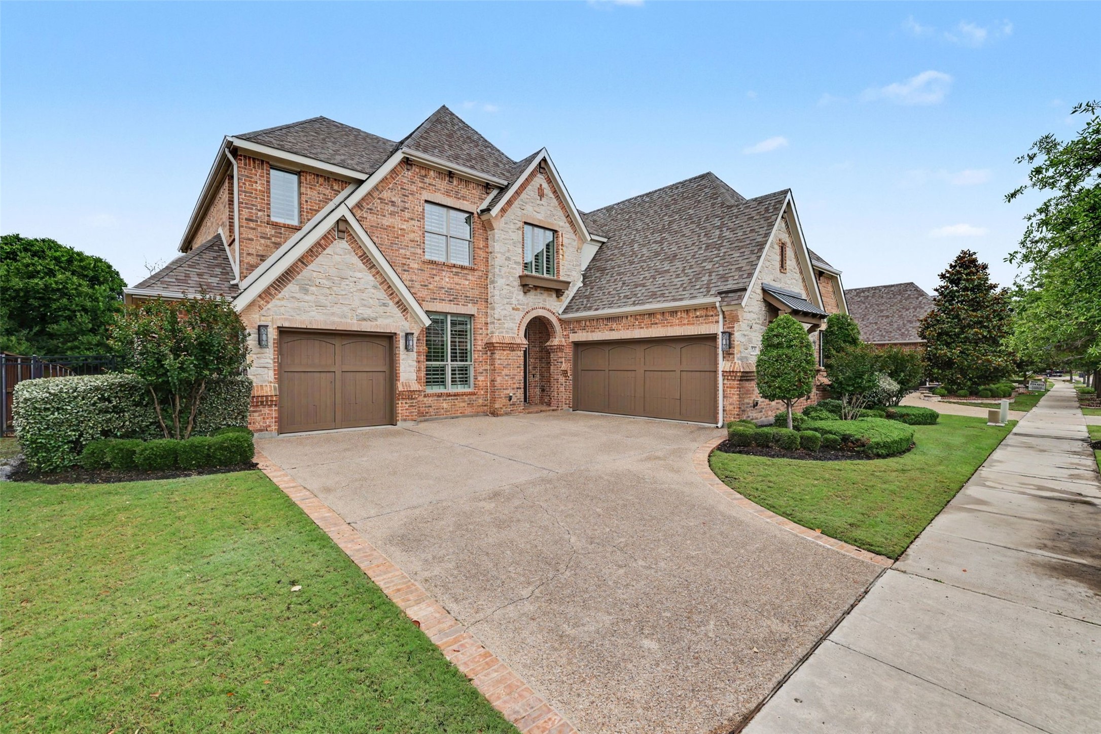 1241 Blue Lake Boulevard Arlington TX 76005