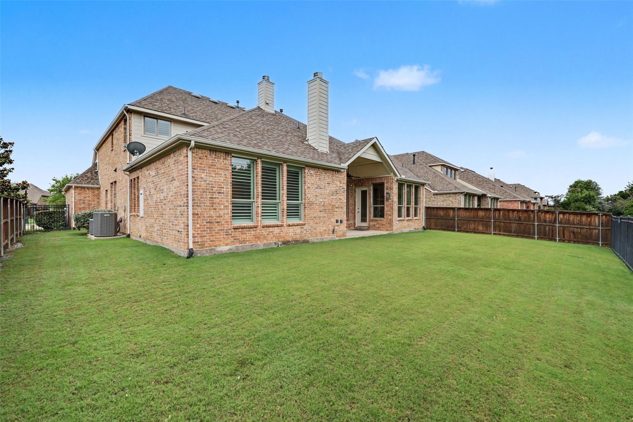 1241 Blue Lake Boulevard Arlington TX 76005