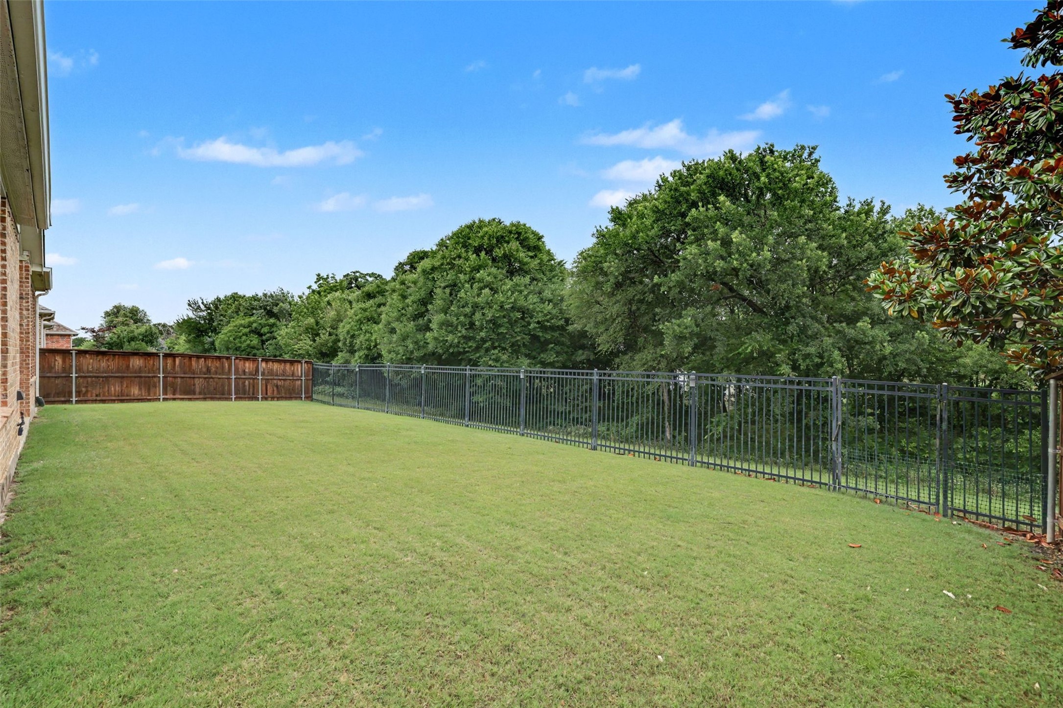 1241 Blue Lake Boulevard Arlington TX 76005