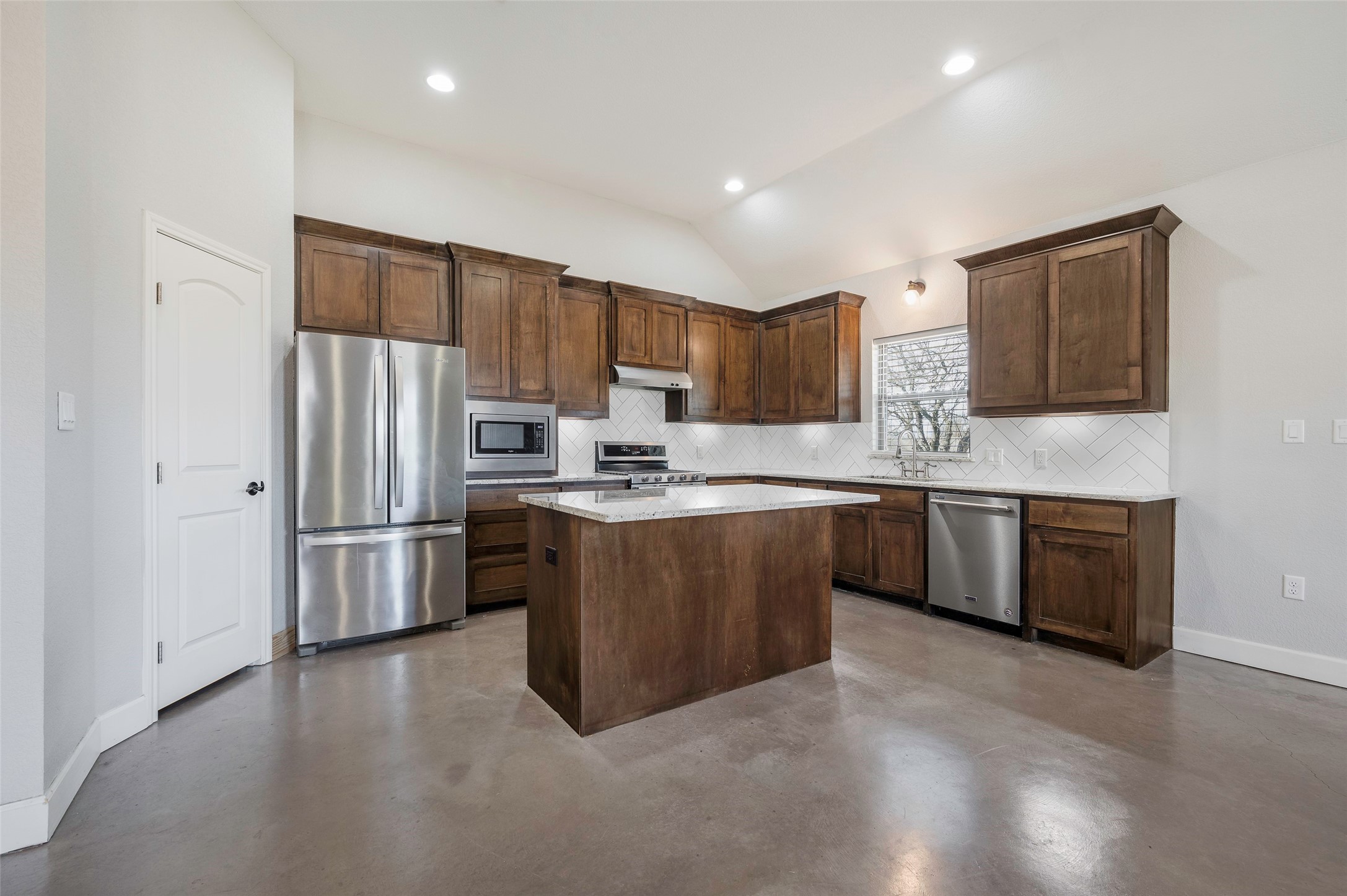 1021 N Maple Street Muenster TX 76252
