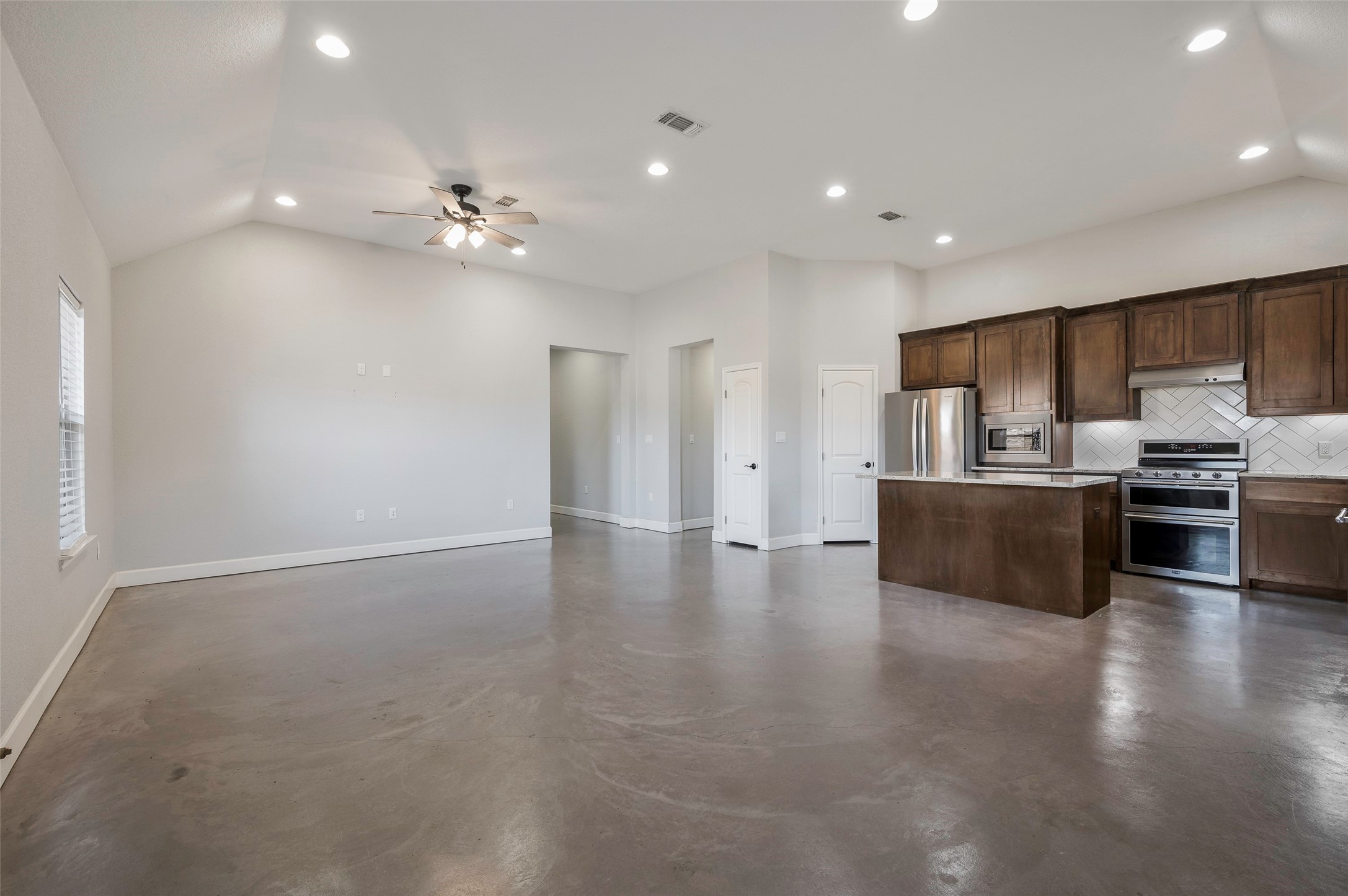 1021 N Maple Street Muenster TX 76252
