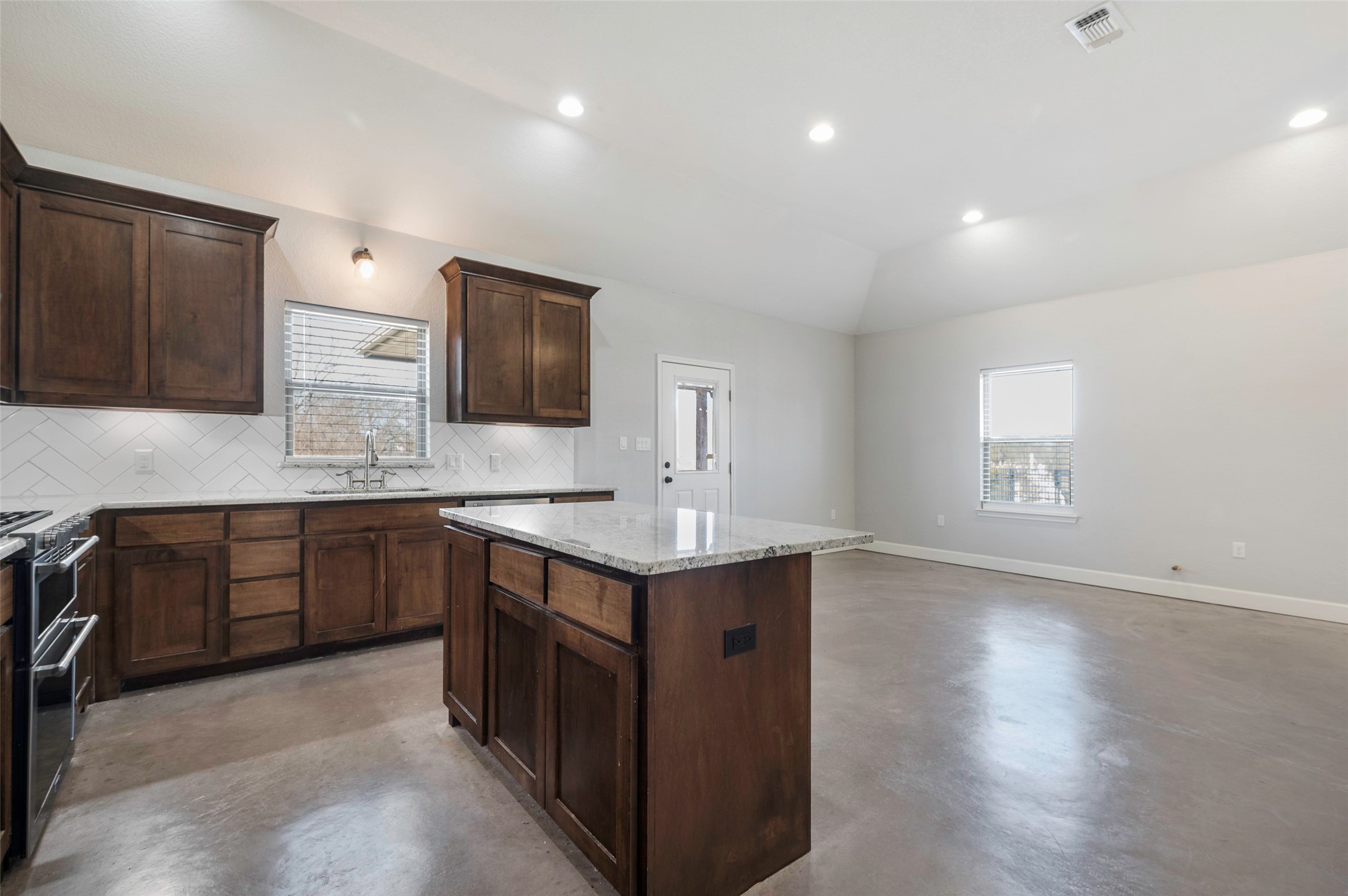 1021 N Maple Street Muenster TX 76252