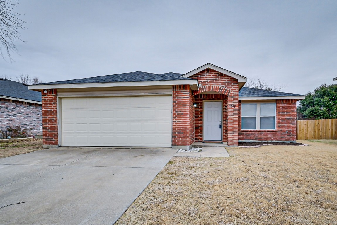 2948 Santa Sabina Drive Grand Prairie TX 75052