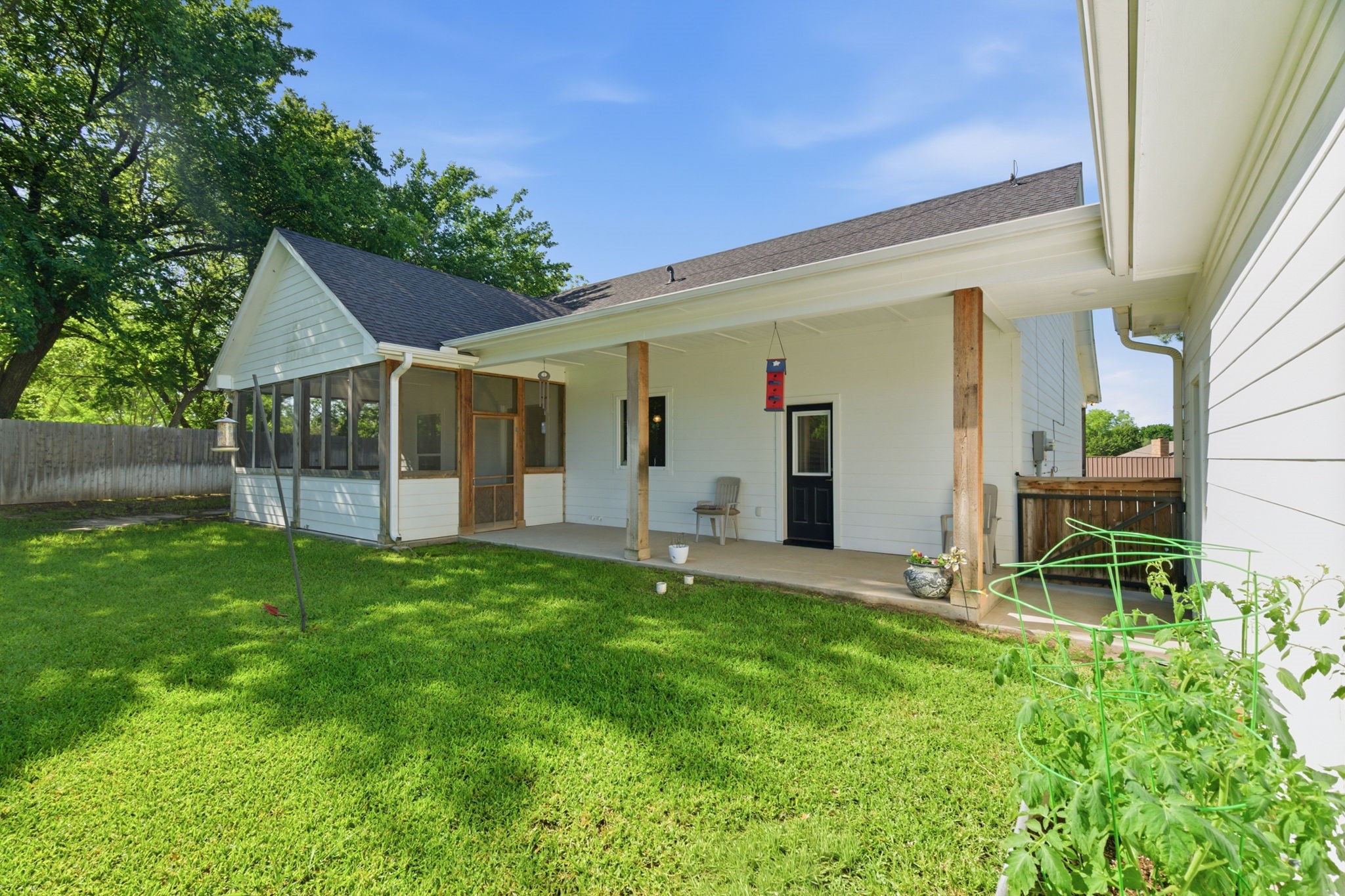 300 Mockingbird Lane Springtown TX 76082