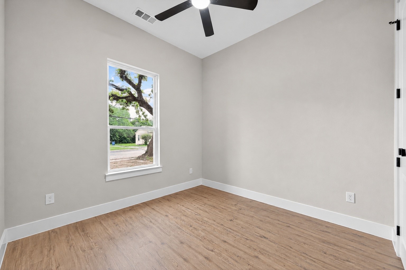 4323 Metropolitan Avenue Dallas TX 75210