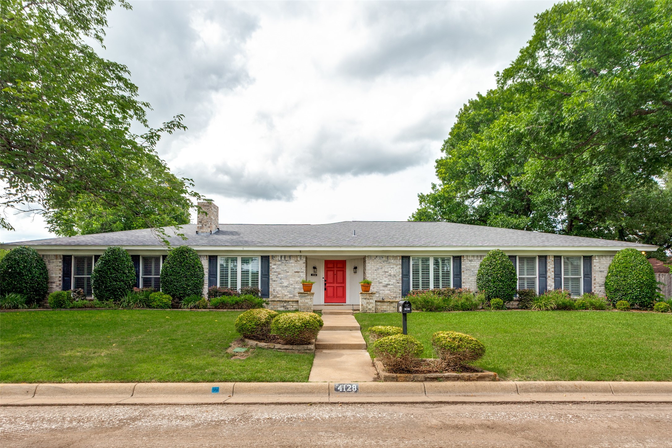 4128 Coral Circle Benbrook TX 76126