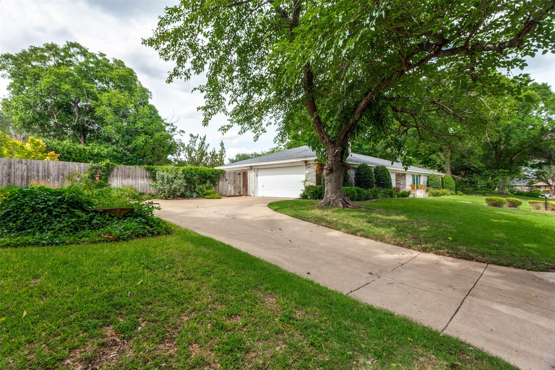 4128 Coral Circle Benbrook TX 76126