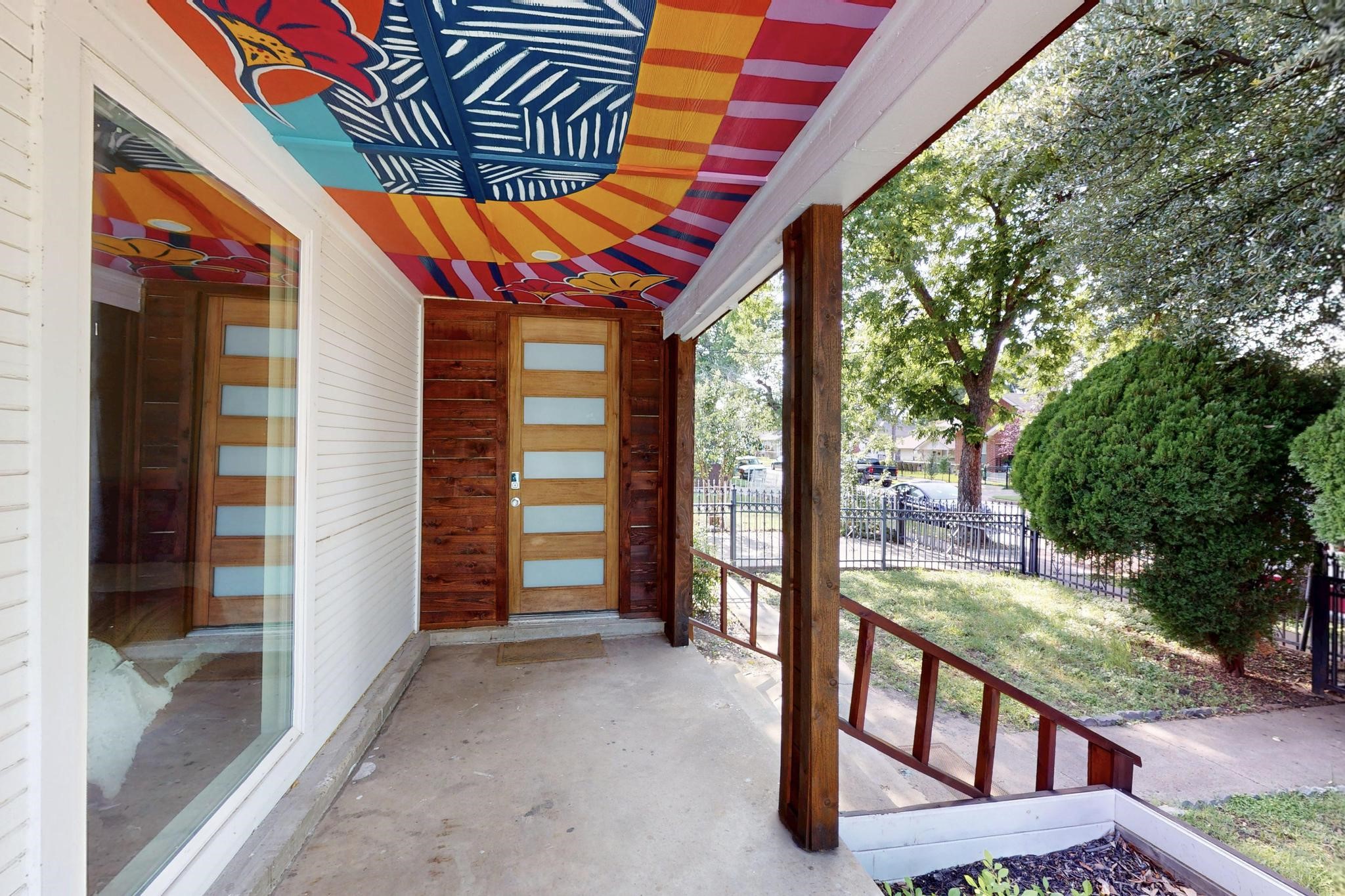 712 W 8th Street Dallas TX 75208