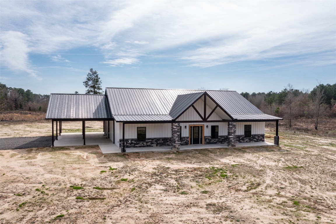 692 County Road 1103 Maud TX 75567