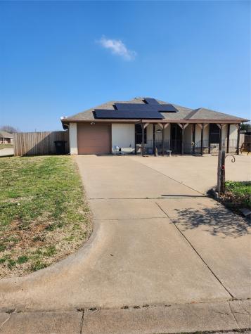 1305 Lynnwood Drive Cleburne TX 76033