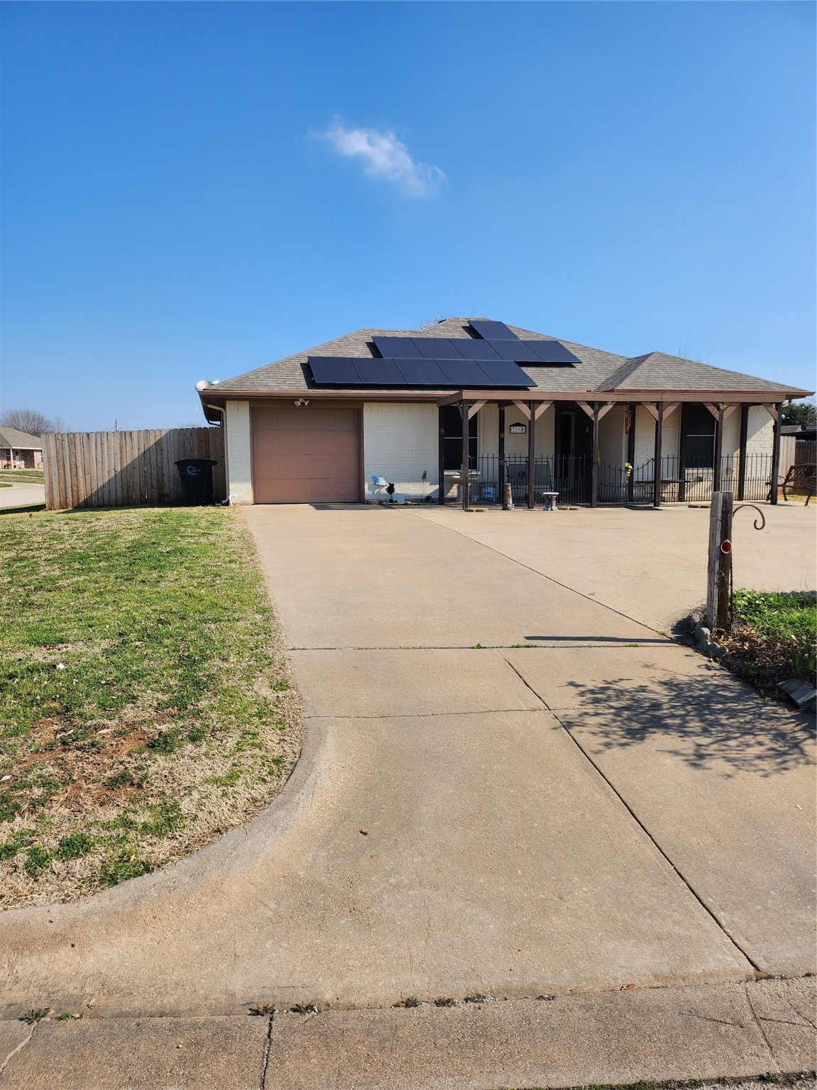 1305 Lynnwood Drive Cleburne TX 76033
