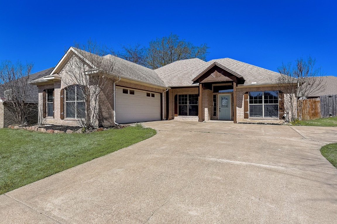606 Oakmont Drive Ennis TX 75119