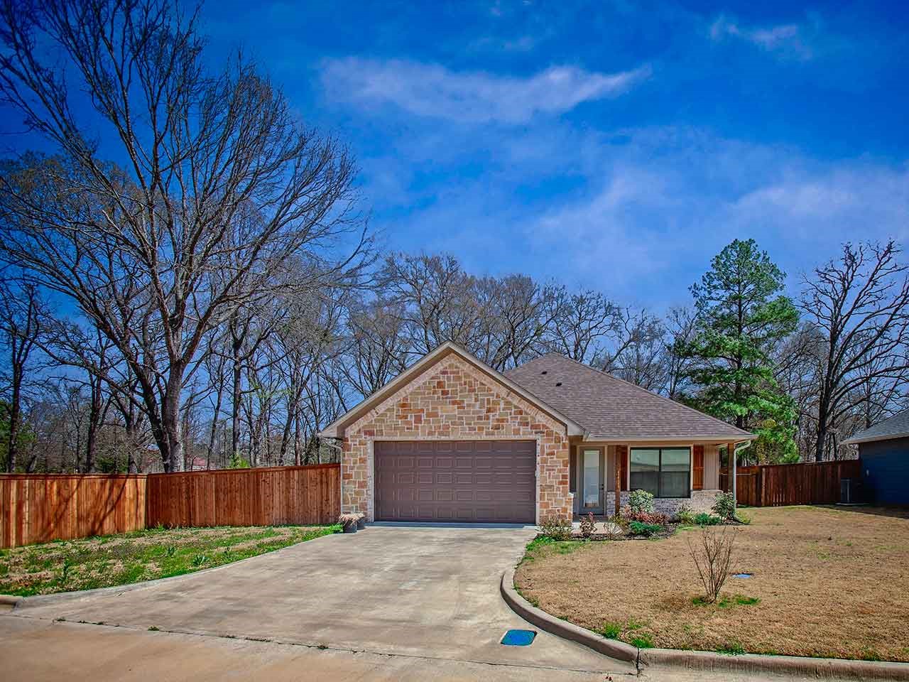 111 Oak Street Emory TX 75440