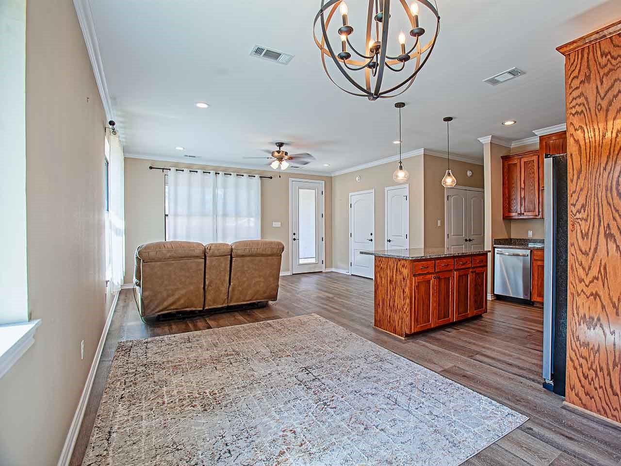 111 Oak Street Emory TX 75440
