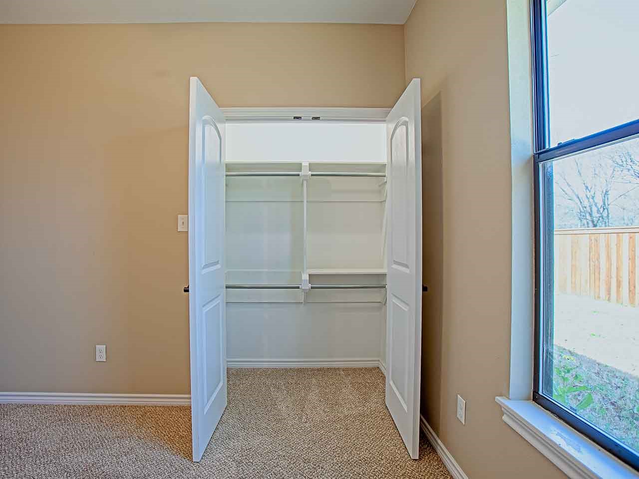 111 Oak Street Emory TX 75440