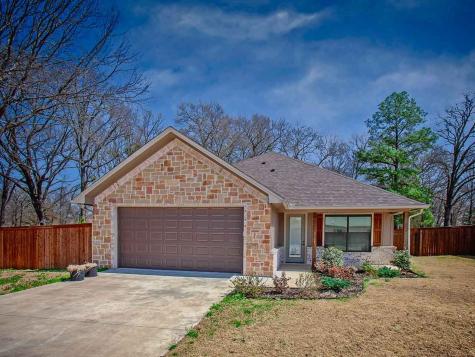111 Oak Street Emory TX 75440