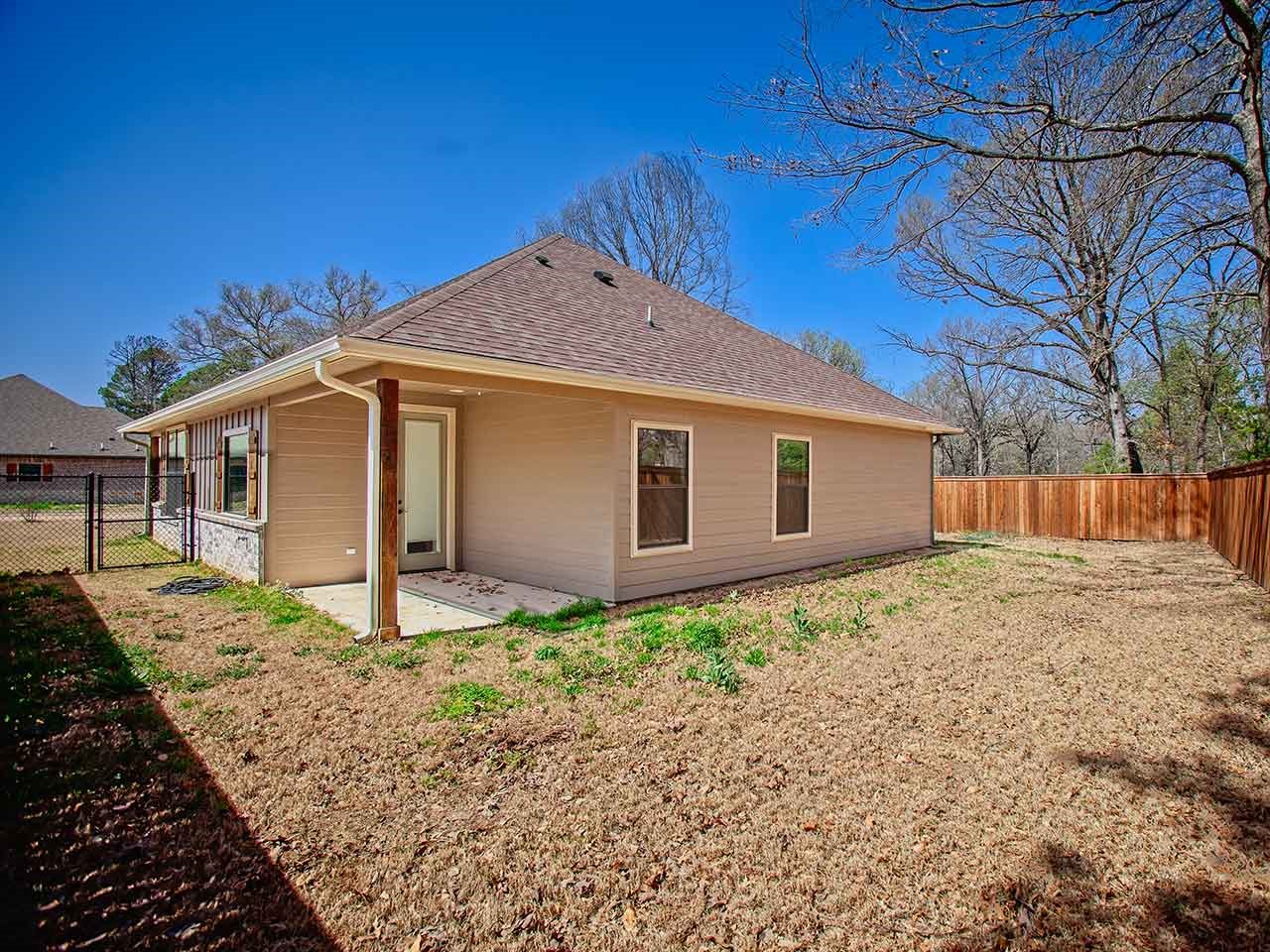 111 Oak Street Emory TX 75440