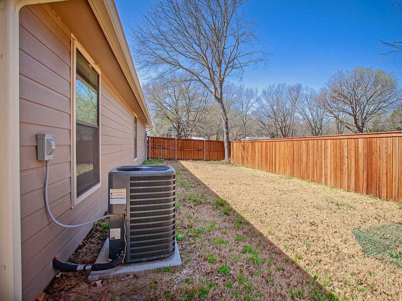 111 Oak Street Emory TX 75440